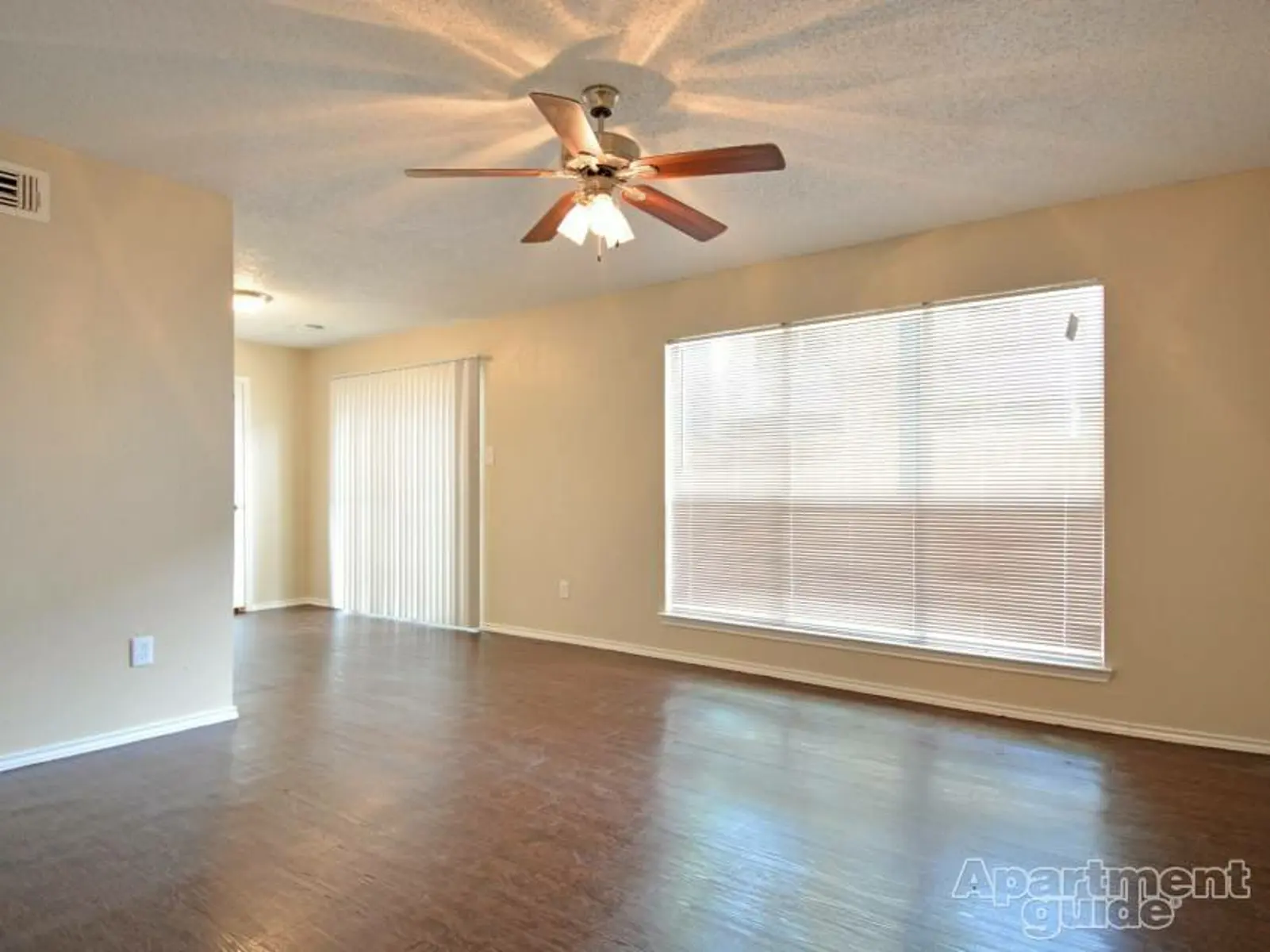 c3d2e67f9e174a43a6722fb720080337.jpg c3d2e67f9e174a43a6722fb720080337.jpg