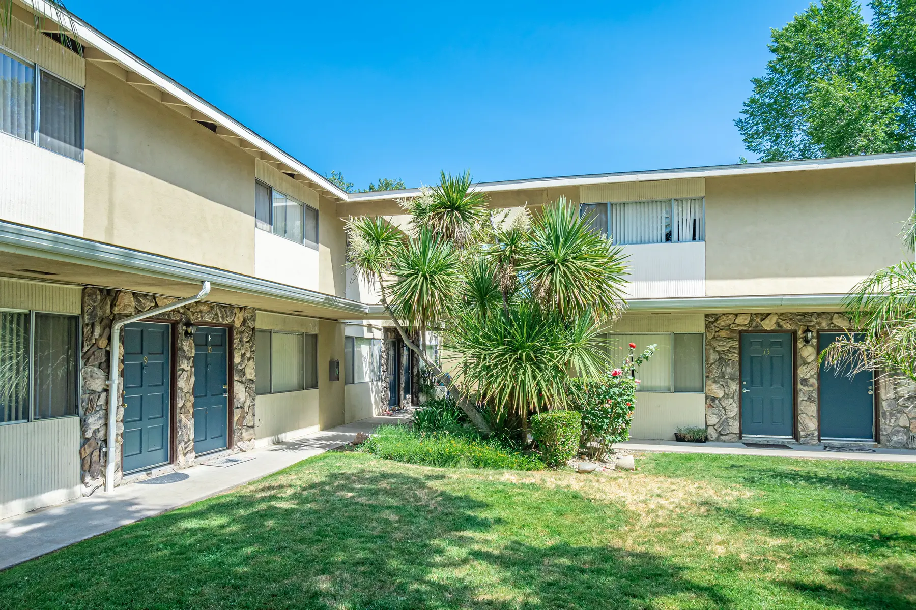 Oak Hill Townhomes - House, Housing, Villa