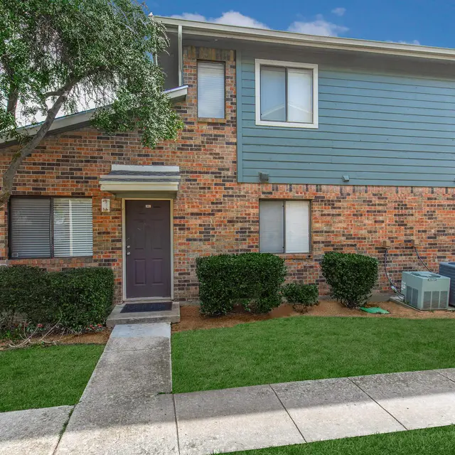 Park Springs Townhomes - Grass, City, Backyard
