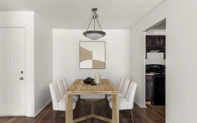 Eagles Point - Dining Room, Dining Table, Furniture