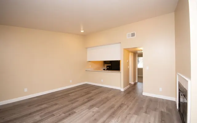 Donner at Fair Oaks - Corner, Floor, Flooring