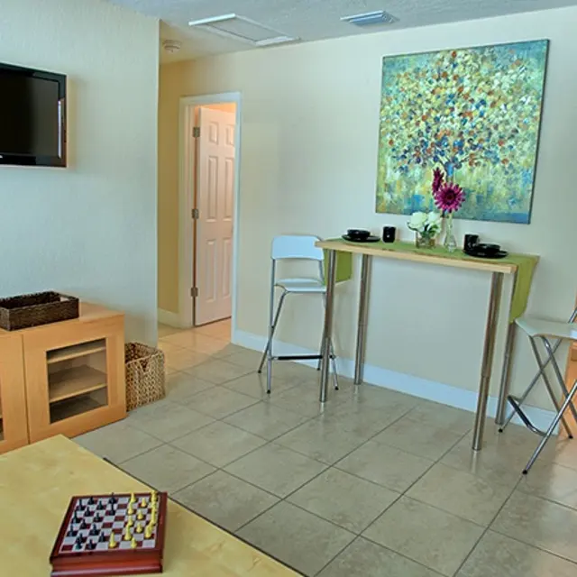 Woodlawn​ Park - TV, Chair, Table