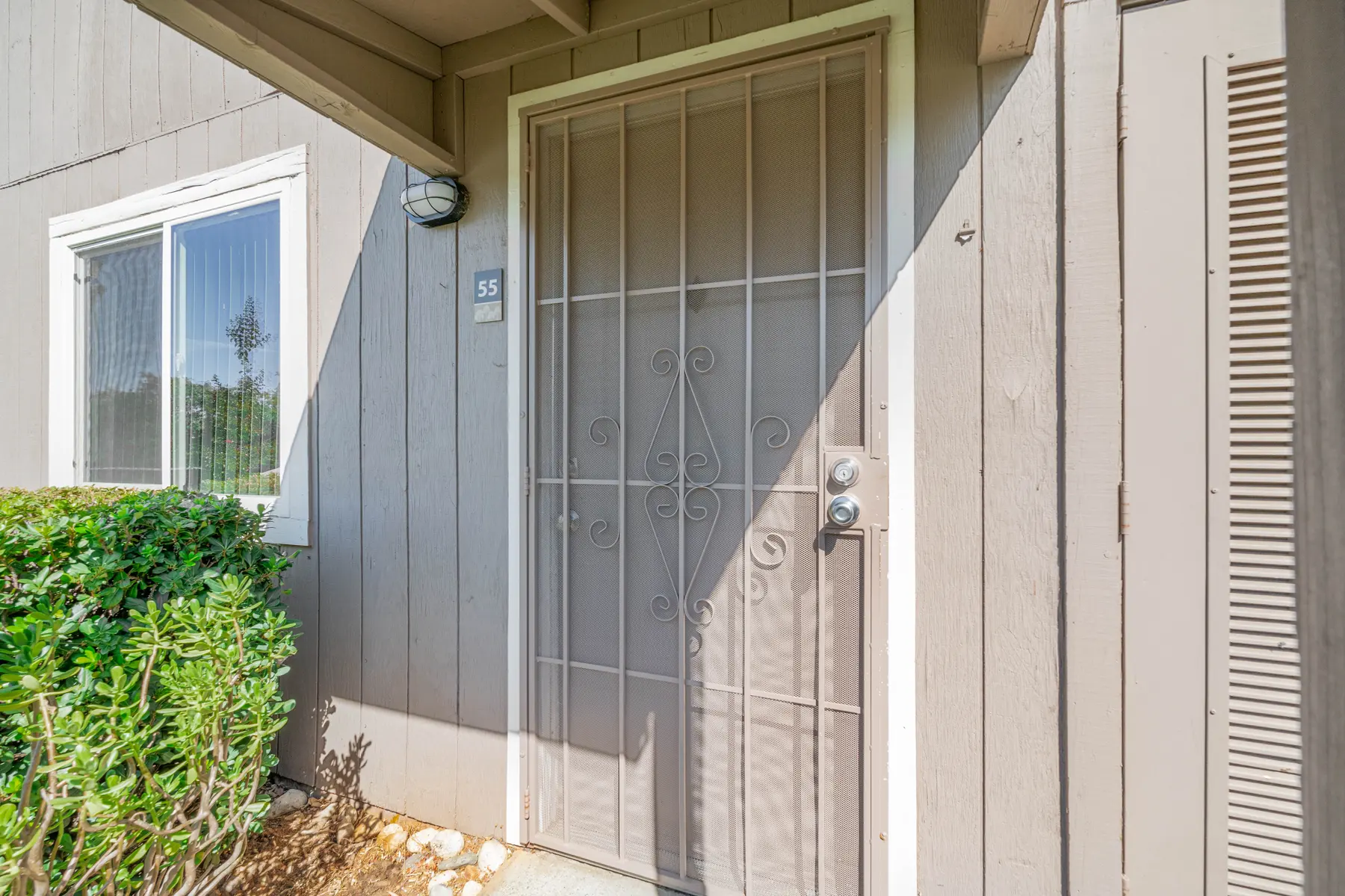 Parkview Apartments - Indoors, Interior Design, Door