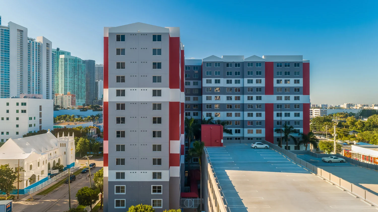 Pinnacle View Apartments - Building