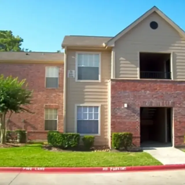 Deerwood Pines - Interior Design, Housing, Grass