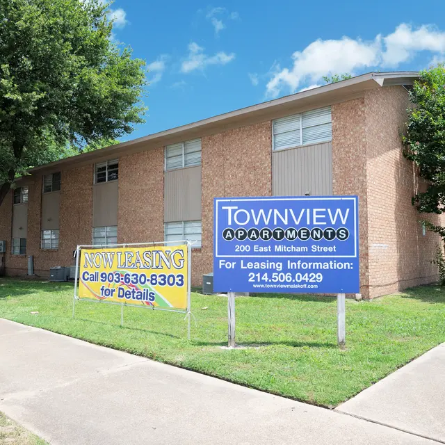 Townview - Malakoff Townview - Malakoff - Grass, Building, Campus