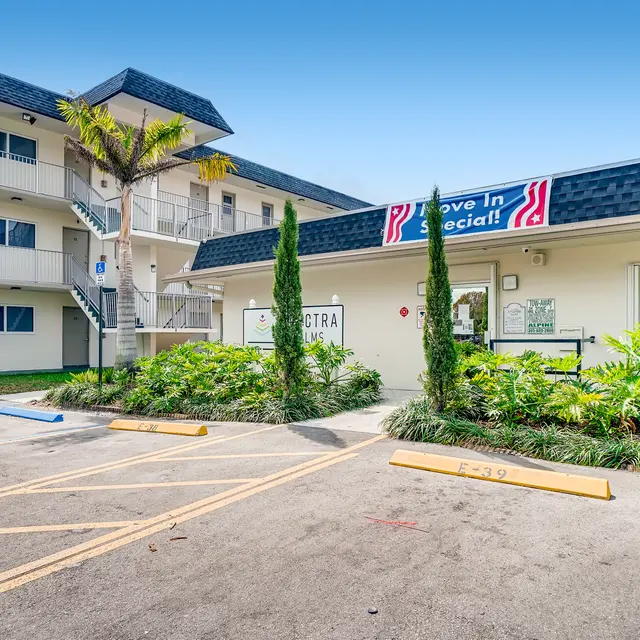 Spectra Palms​ - Leasing Office