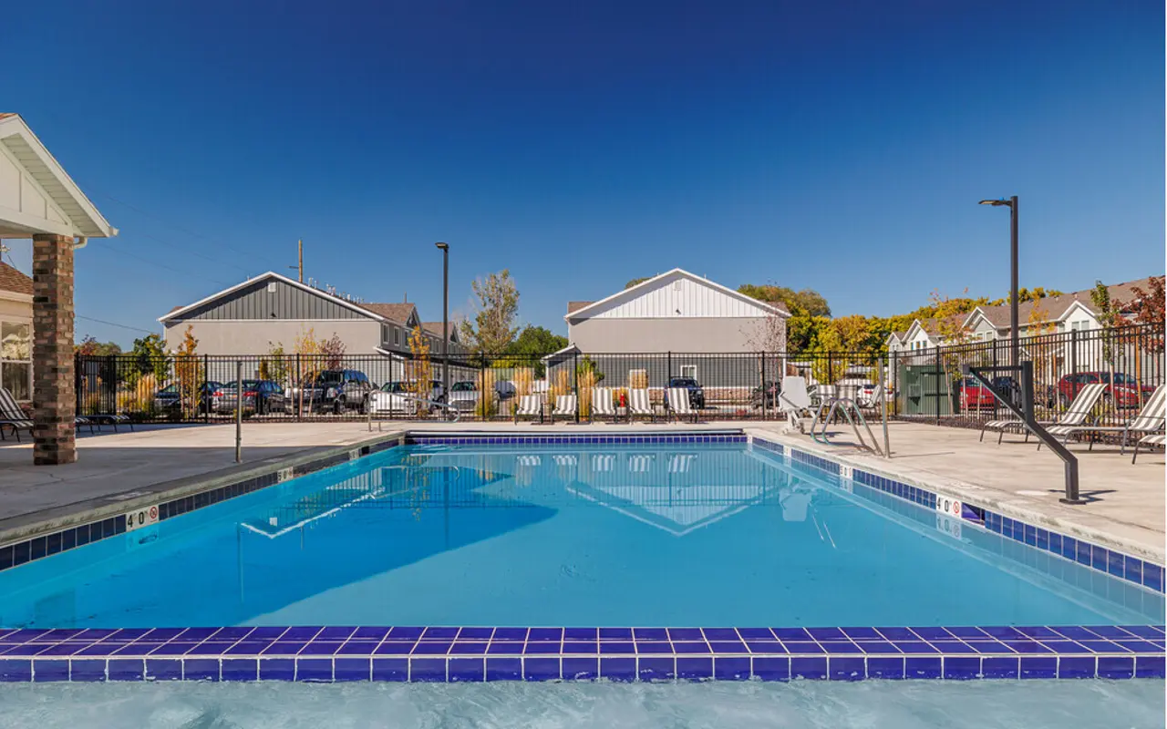 Station on 17th - Pool, Water, Swimming Pool
