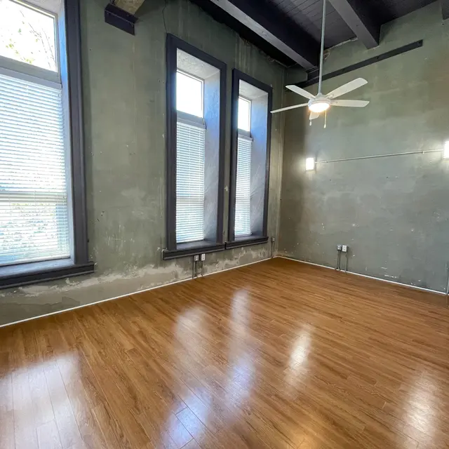 Uneeda Lofts Uneeda Lofts - Floor, Interior Design, Ceiling Fan