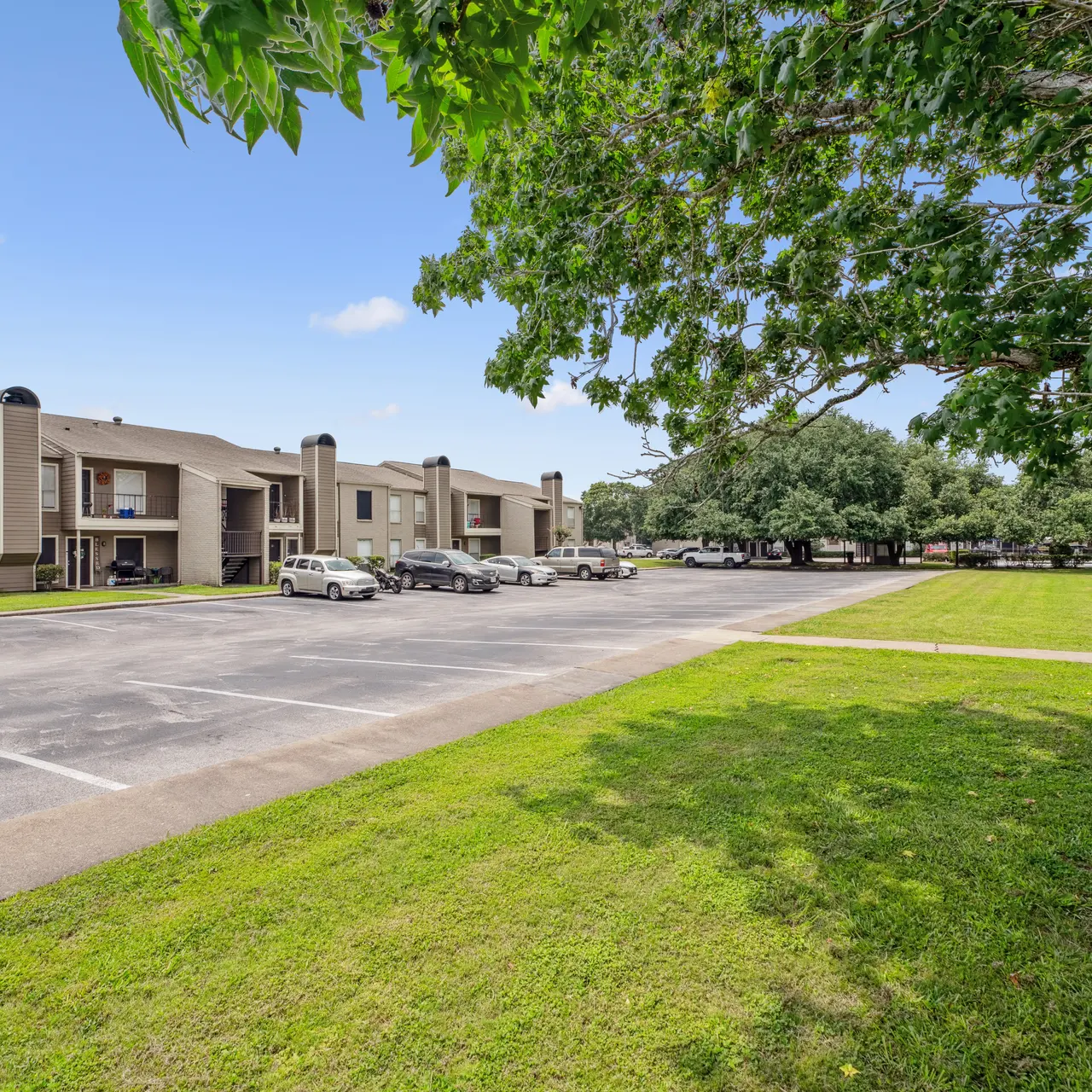 Royal Oaks of Pearland - Suburb, City, Neighborhood