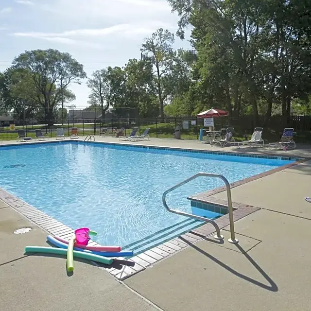 Autumn Chase - Pool, Water, Building