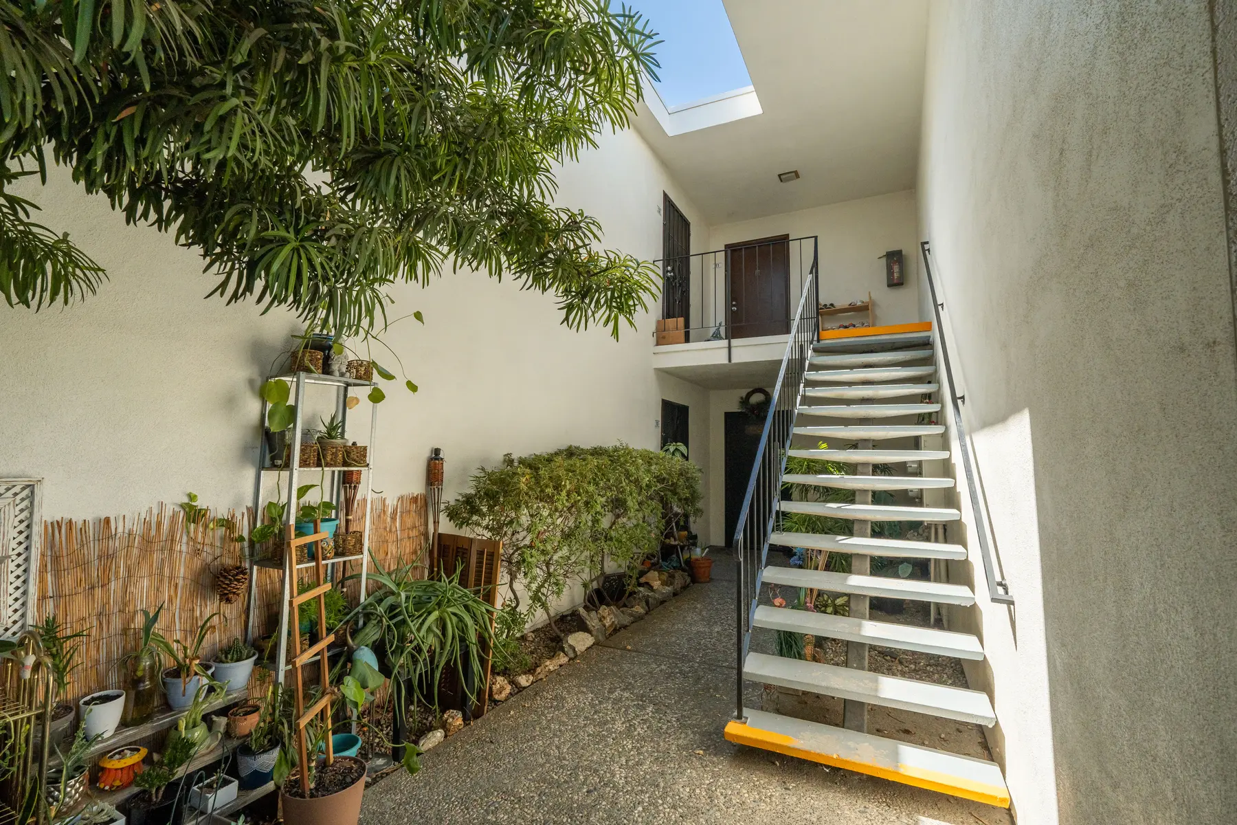 Morse Plaza - House, Housing, Staircase