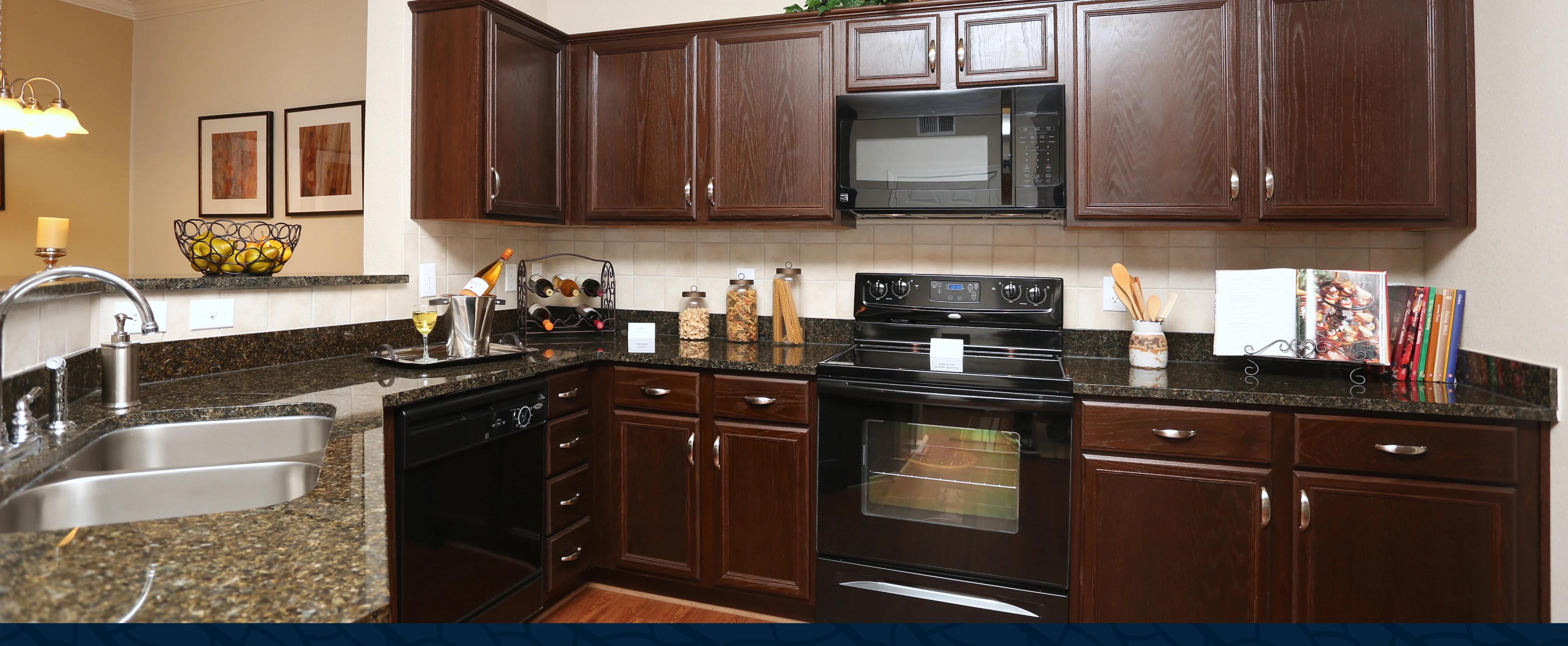 Summer Lake - Oven, Room