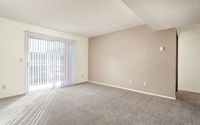 Maguire Hill Apartments - Floor, Corner, Interior Design