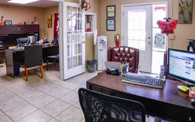 Knights Landing Apartments - Computer Keyboard