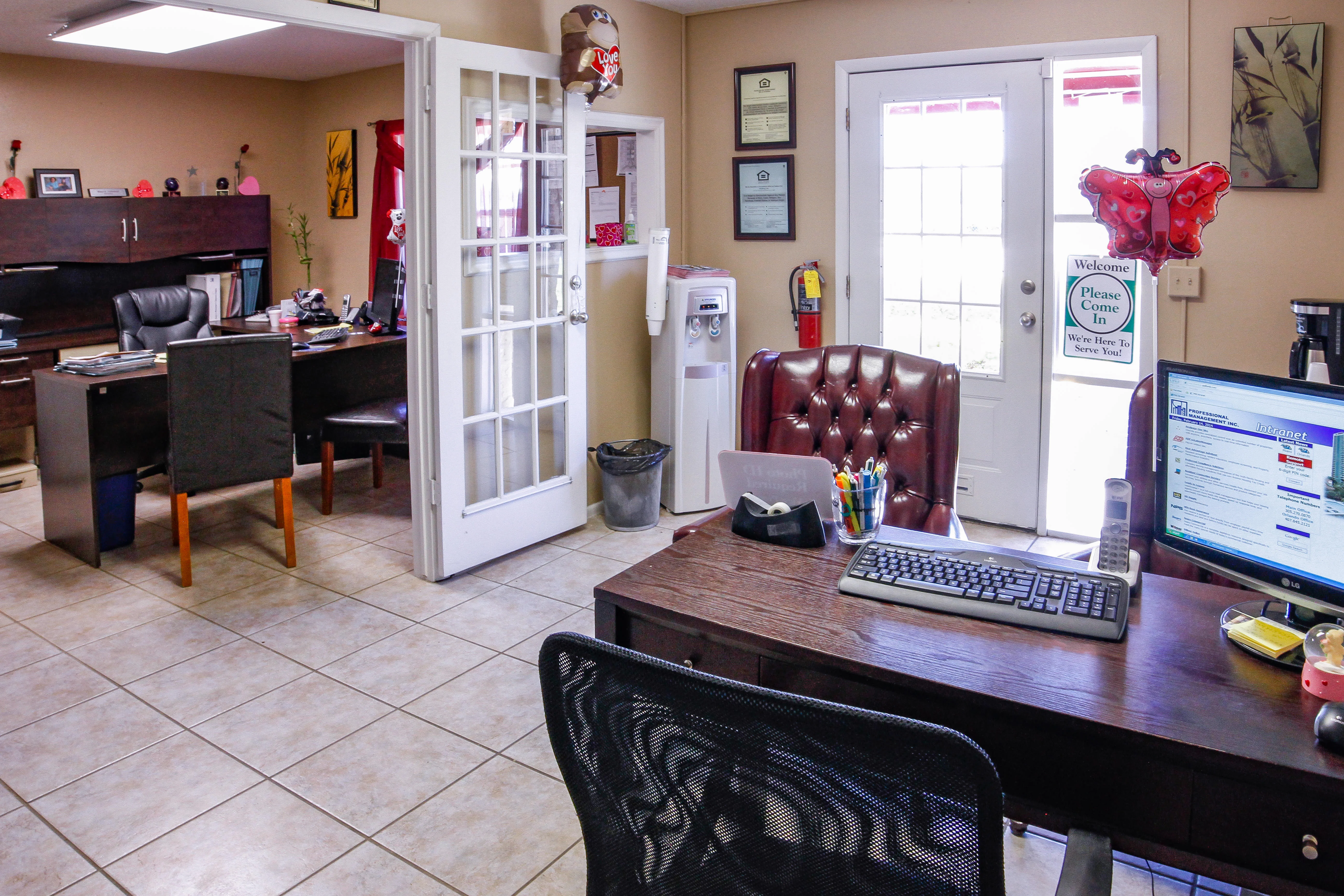 Knights Landing Apartments - Computer Keyboard