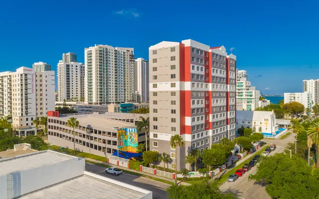 Pinnacle View Apartments - Building