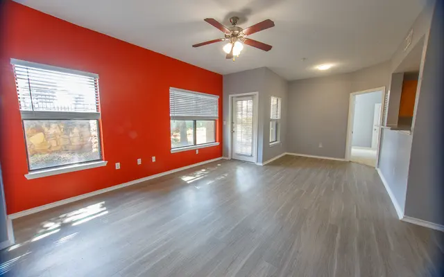 High Meadow Apartments - Floor