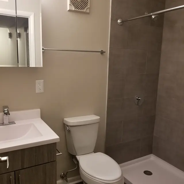 The August - Indoors, Sink, Sink Faucet