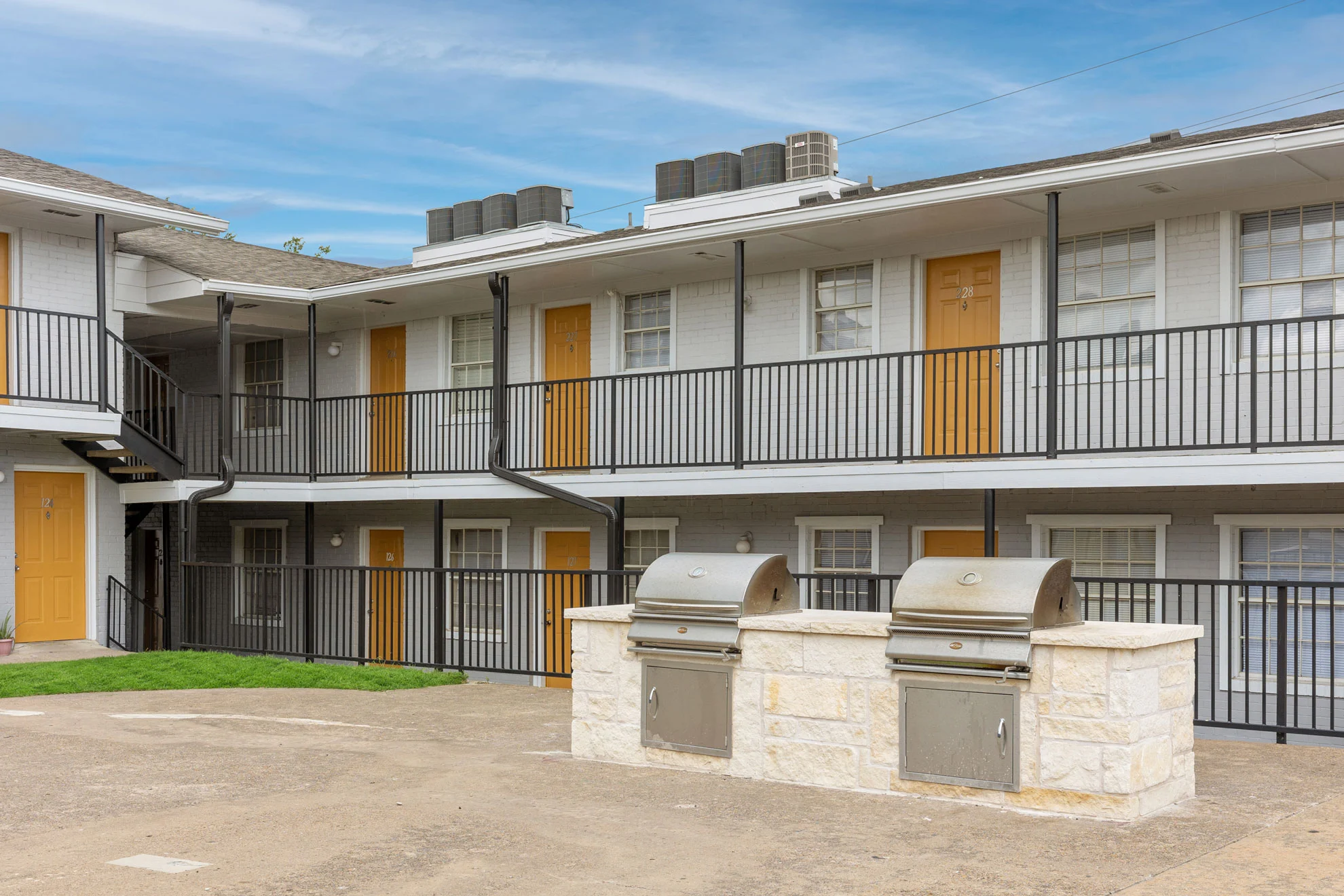 Cantera Crossing - Building