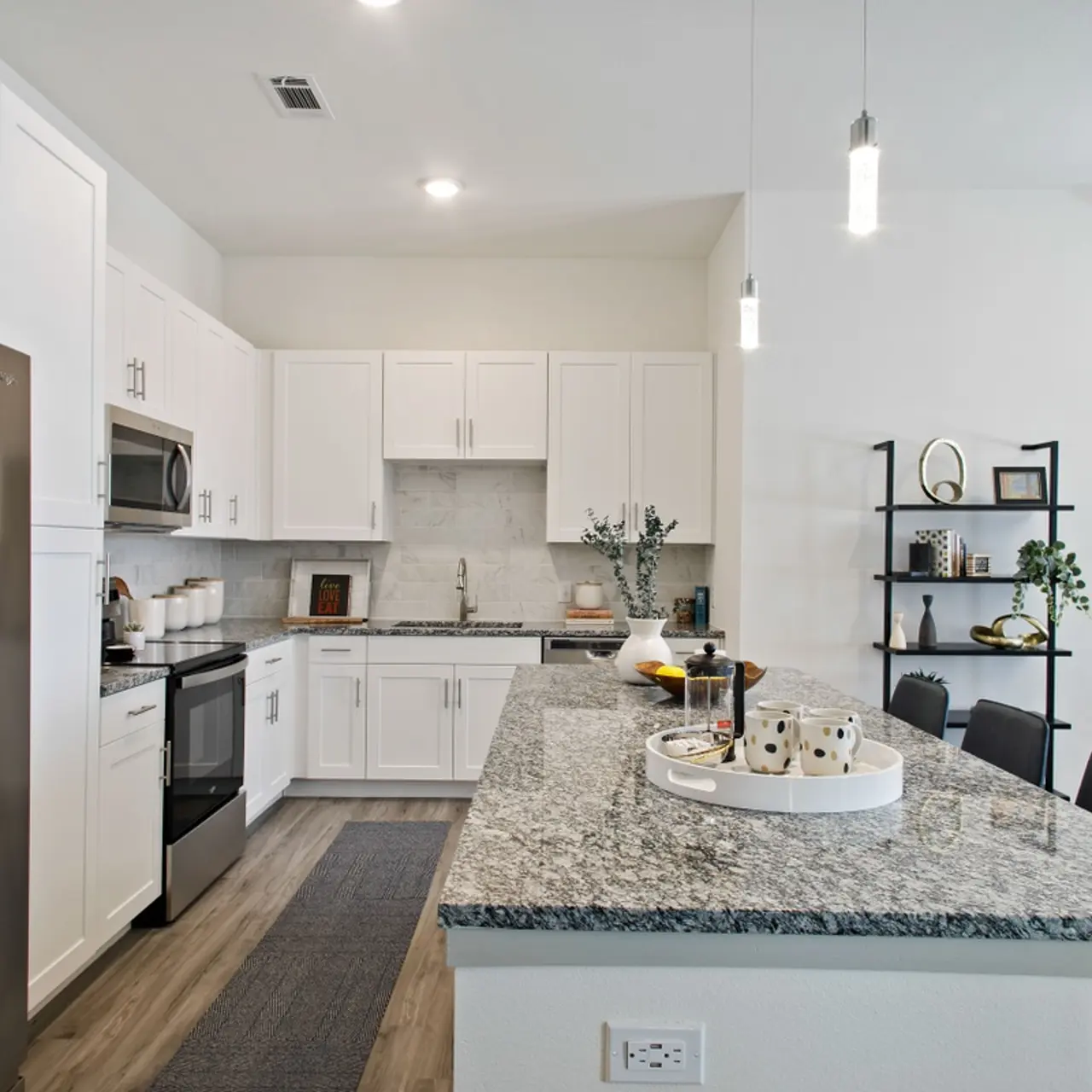 The Hangar 19 - Room