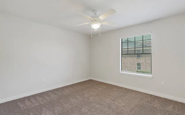 Bedroom Lakeside Apartments