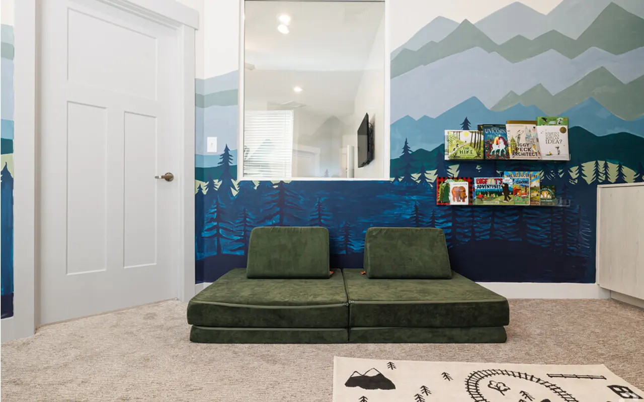 Station on 17th - Home Decor, Furniture, Indoors