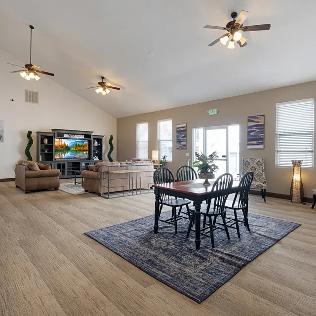 Cascade Springs Apartments - Home Decor, Table, Floor