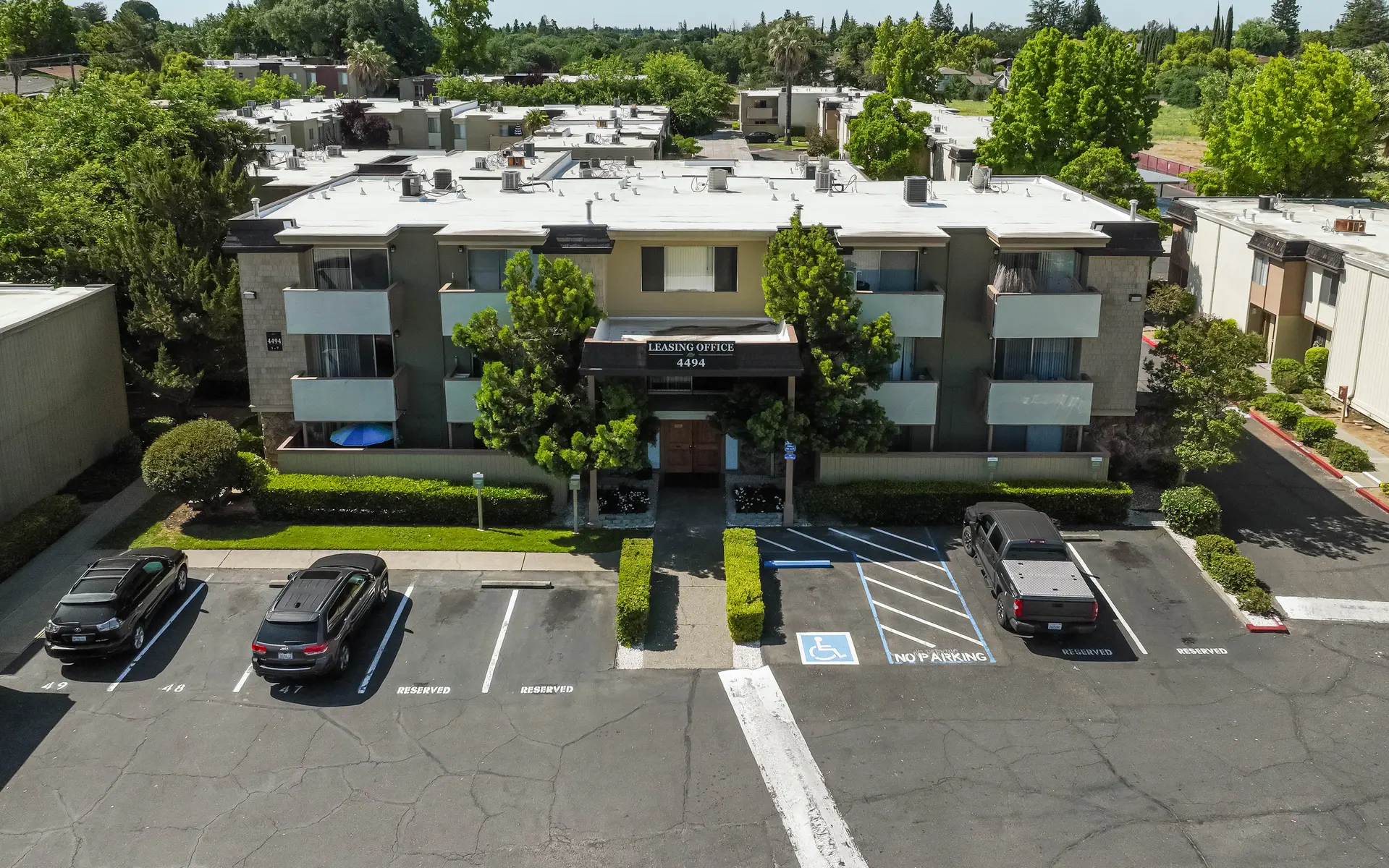 Crestview North - Outdoors, Truck, Vehicle