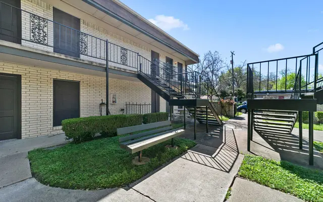 Belleview Belleview - Grass, City, Bench