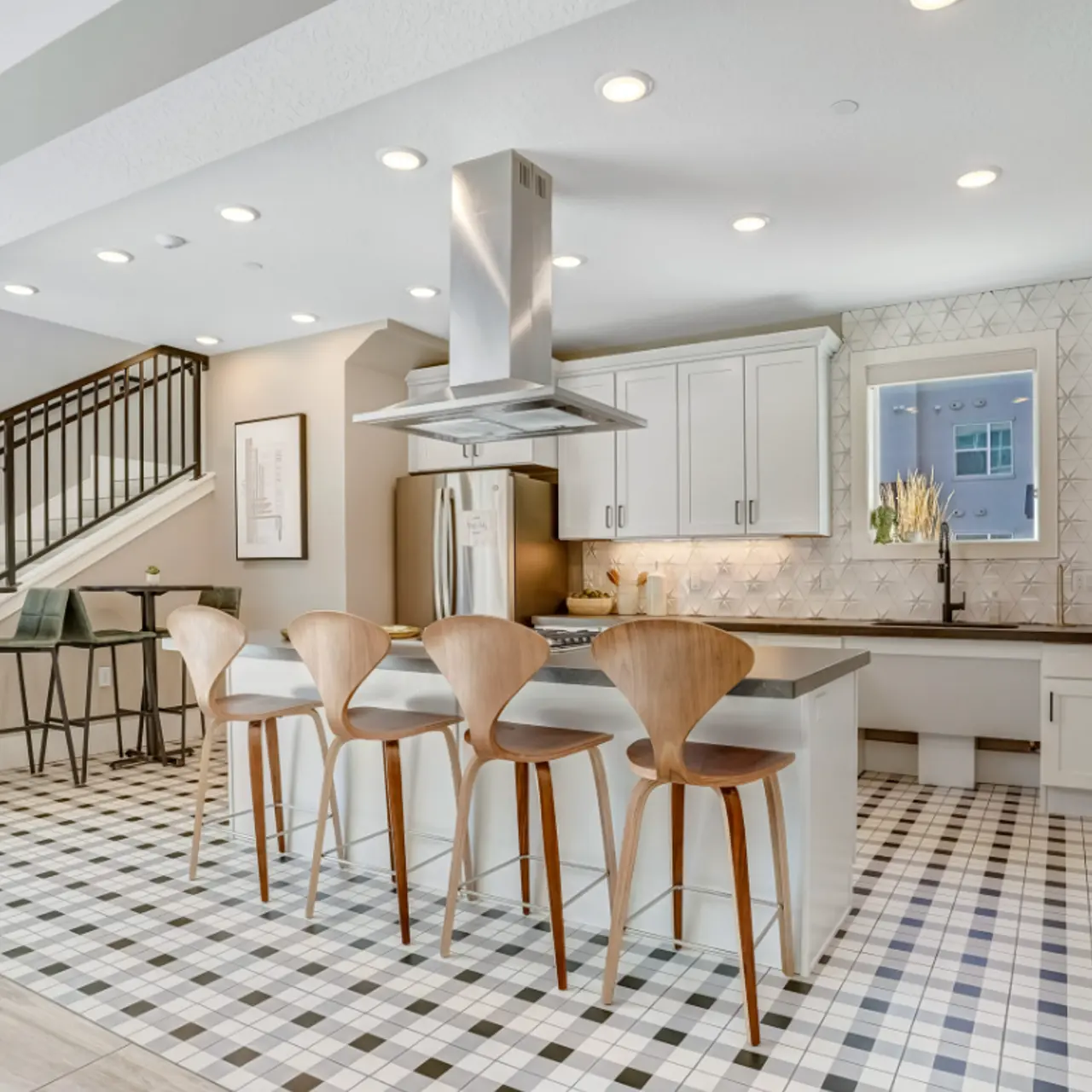 Station Parkway - Dining Room, Dining Table, Indoors