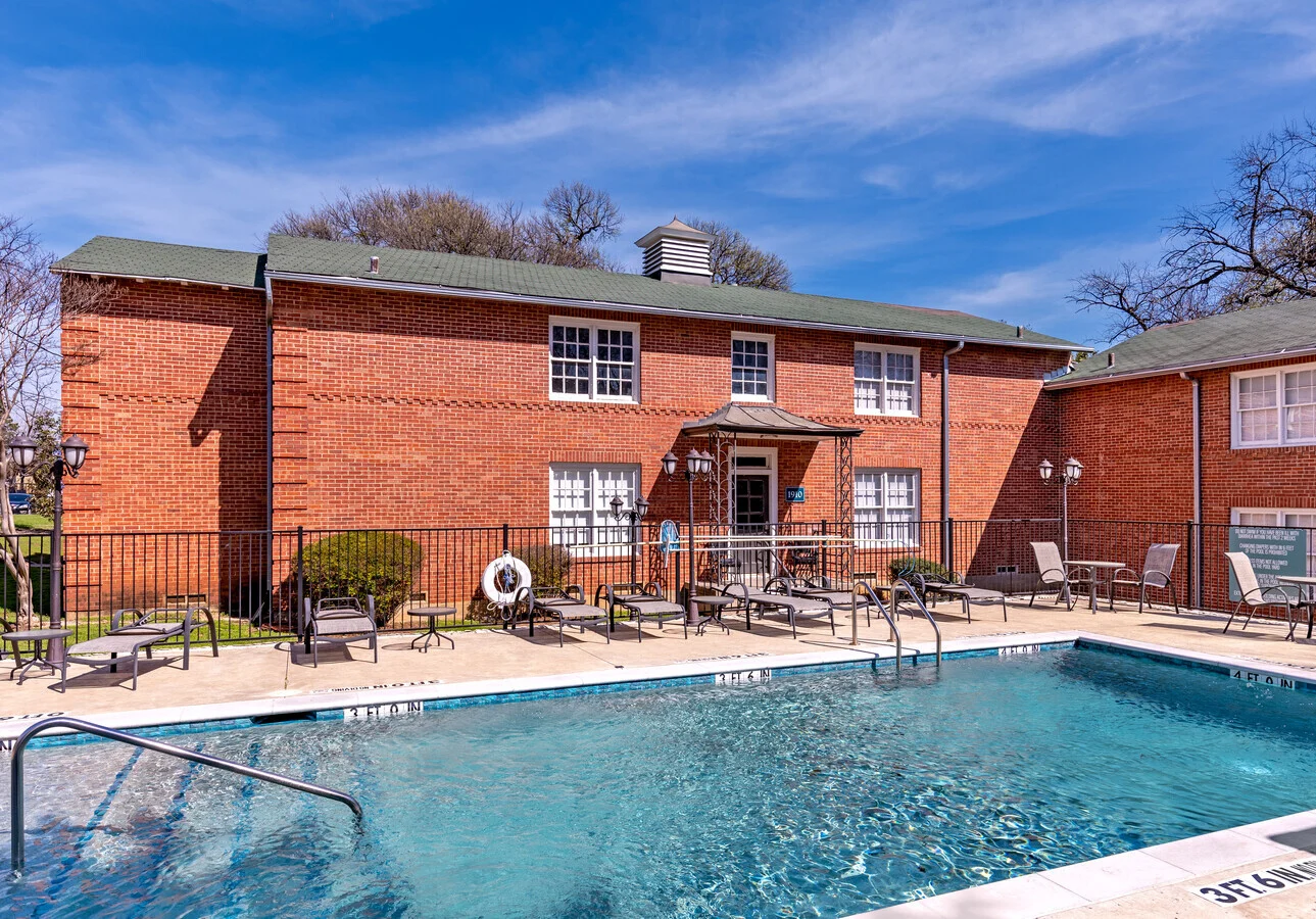 Hampton Plaza Hampton Plaza - Hotel, Resort, Pool