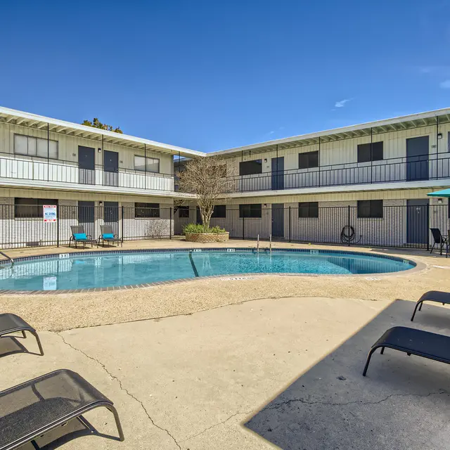 Mission Villas - Building, Hotel, Pool