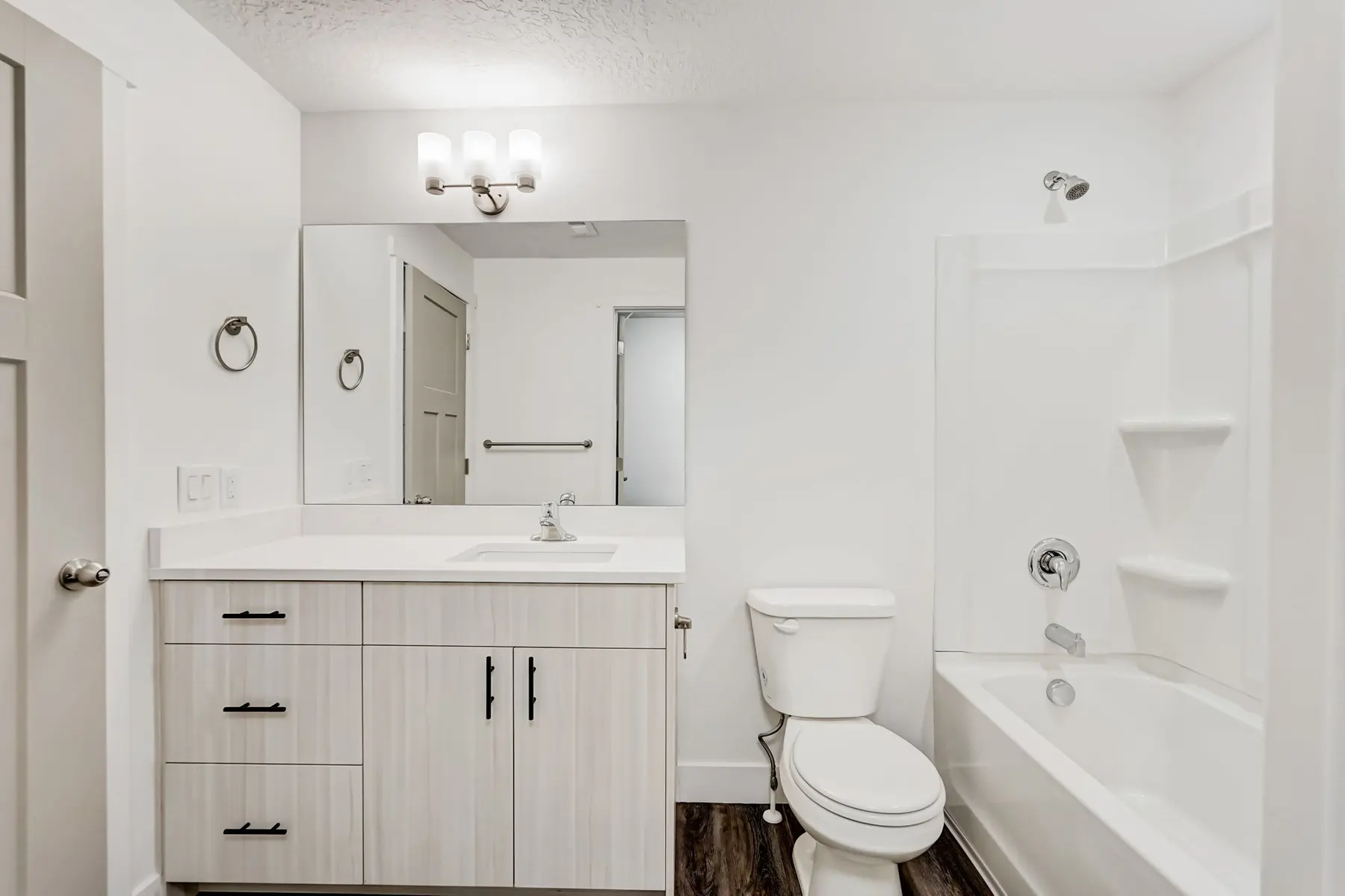 South Ridge Townhomes South Ridge Townhomes - Corner, Sink, Bathing