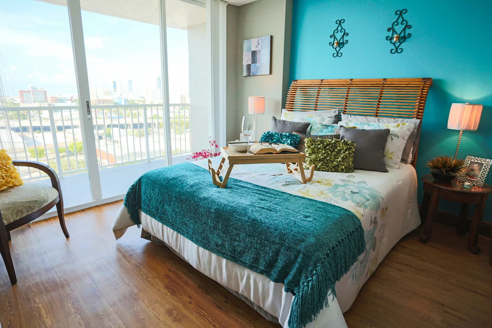 Park Place by the Bay Apartments - Room