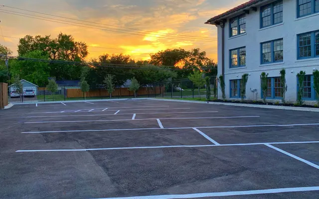 Bella Villa Bella Villa - Car