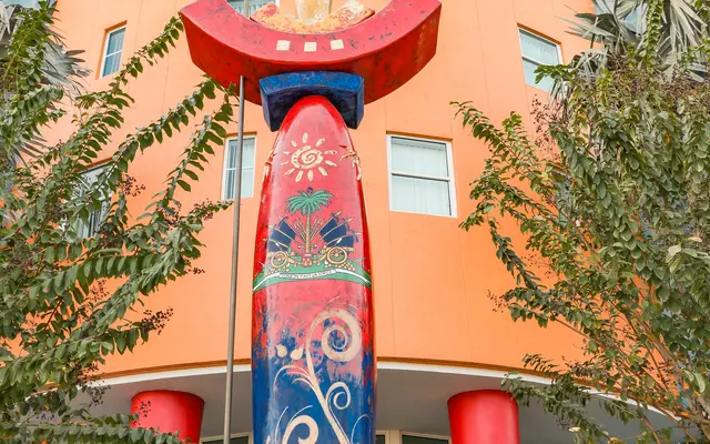 Pinnacle Square Apartments - Building