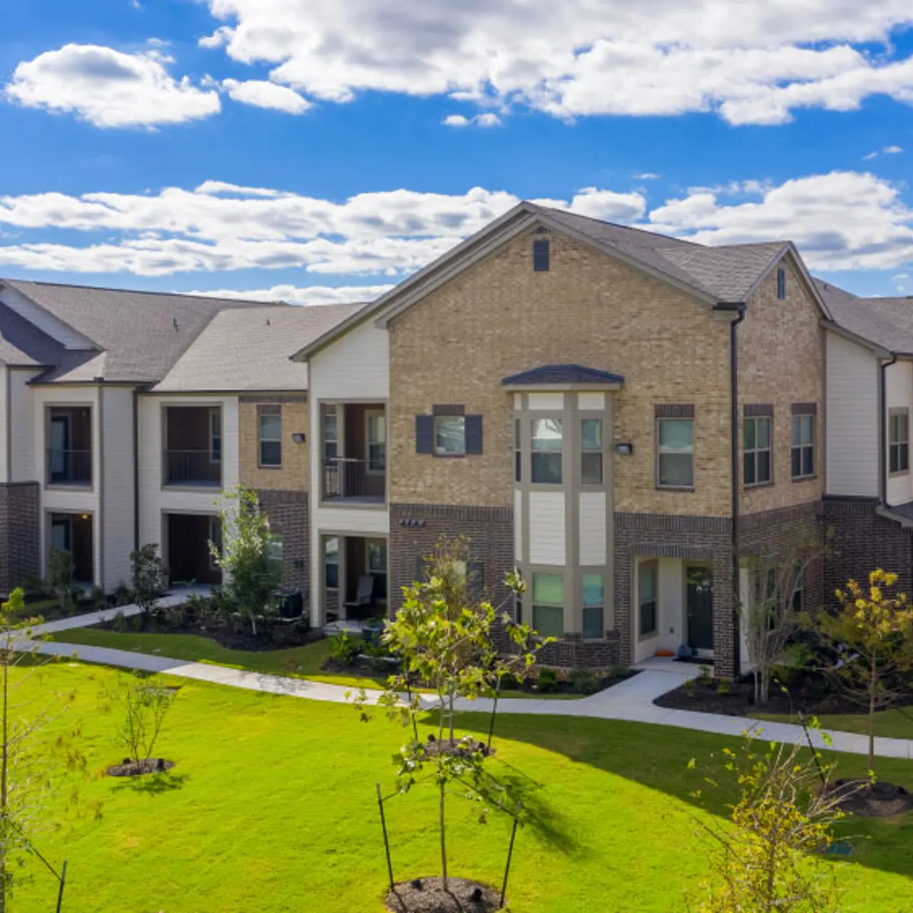 Vale Luxury Apartments - Grass, Plant