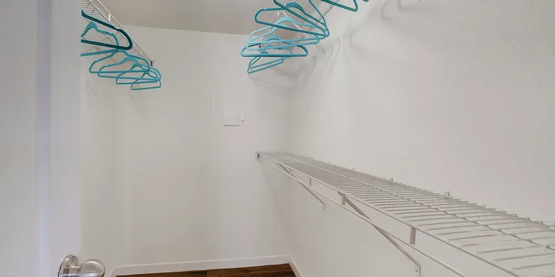 Reserve at Bankside Apartments - Closet