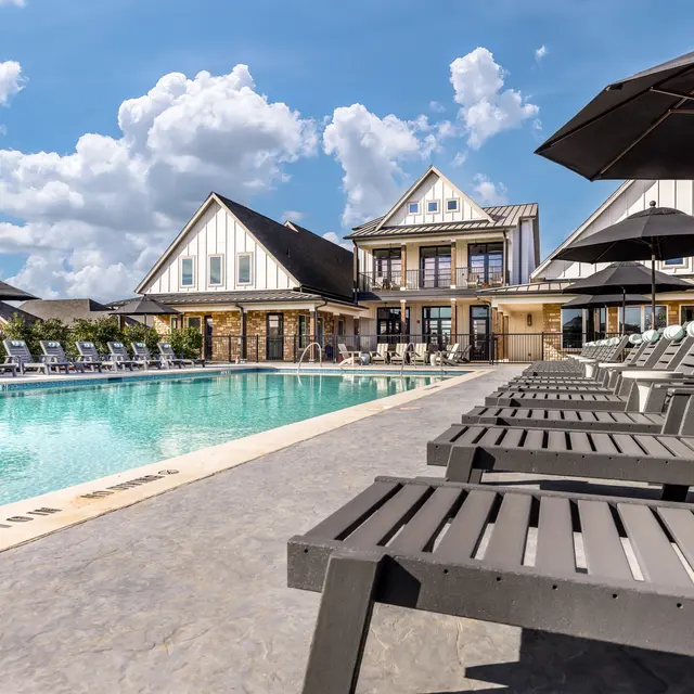 Skyline Prairie Homes - Pool