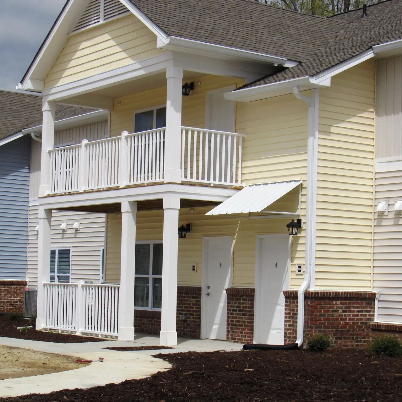 Beal Street Square - Housing, House, Portico