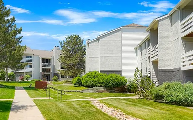 Ezlyn Westminster - Lawn