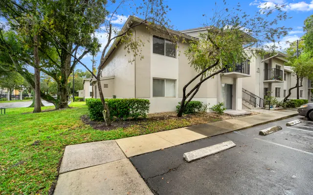 Woodsale Oaks - Neighborhood, City, Suburb