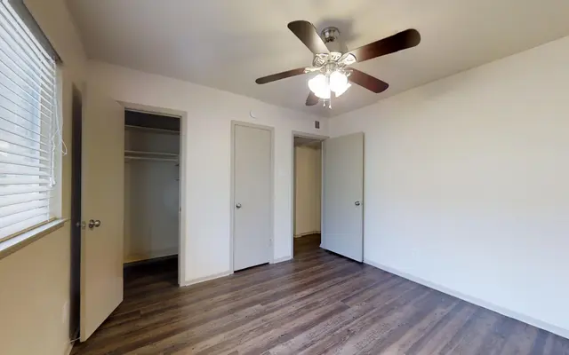 Austin's Place Apartments - Wood, Floor