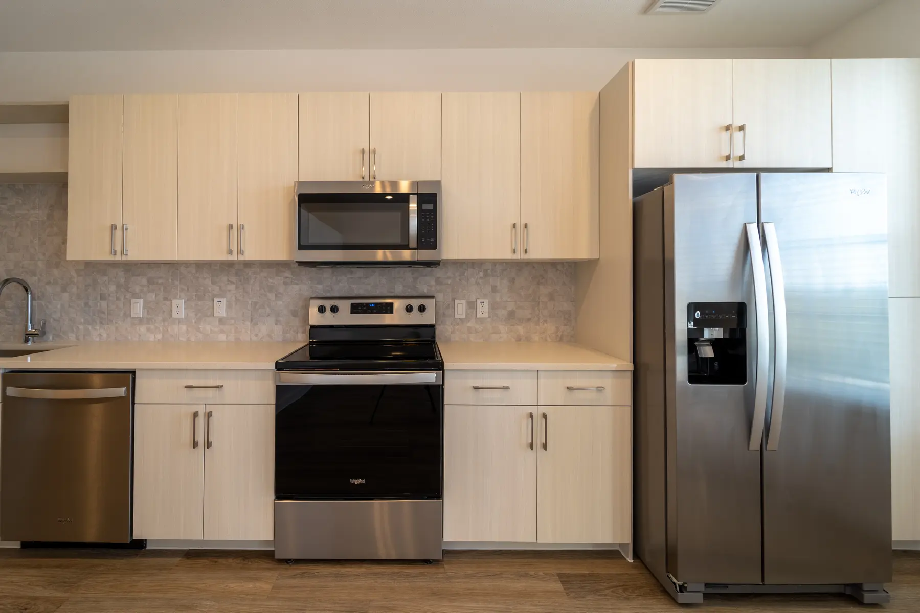 Ellis Highline - Room, Indoors, Refrigerator