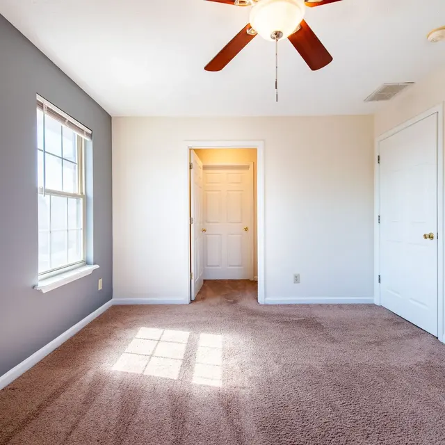 Autumn Ridge - Corner, Floor, Indoors
