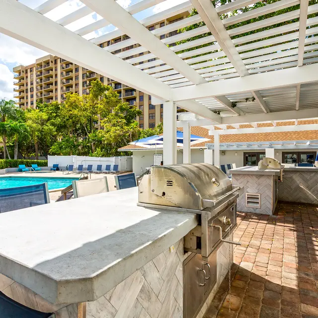 Grill Area 1 - Biscayne Apartments Biscayne - Grill Area