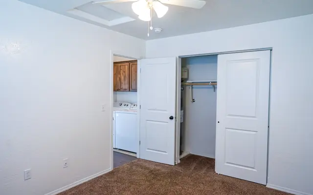 North Pine Apartments North Pine Apartments - Corner, Interior Design, Light Fixture