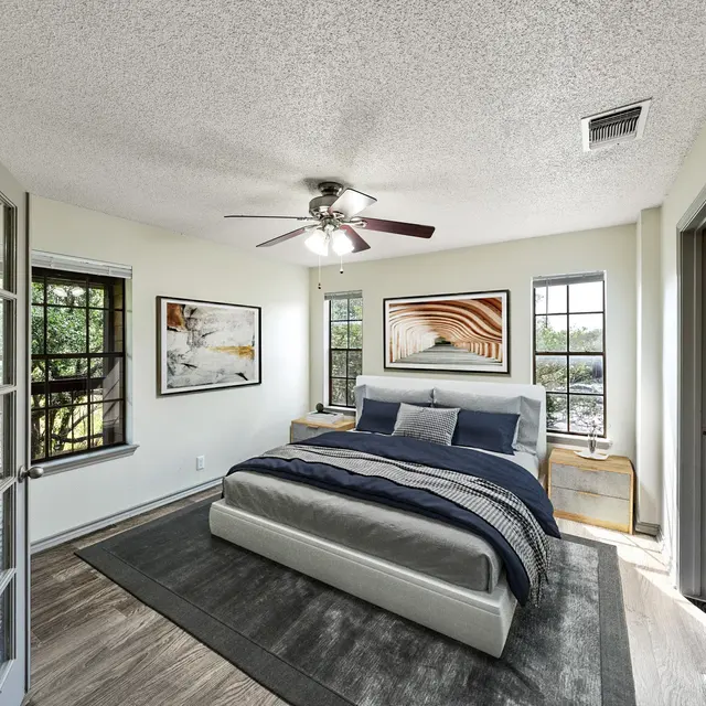 Stratton Park - Door, Appliance, Ceiling Fan