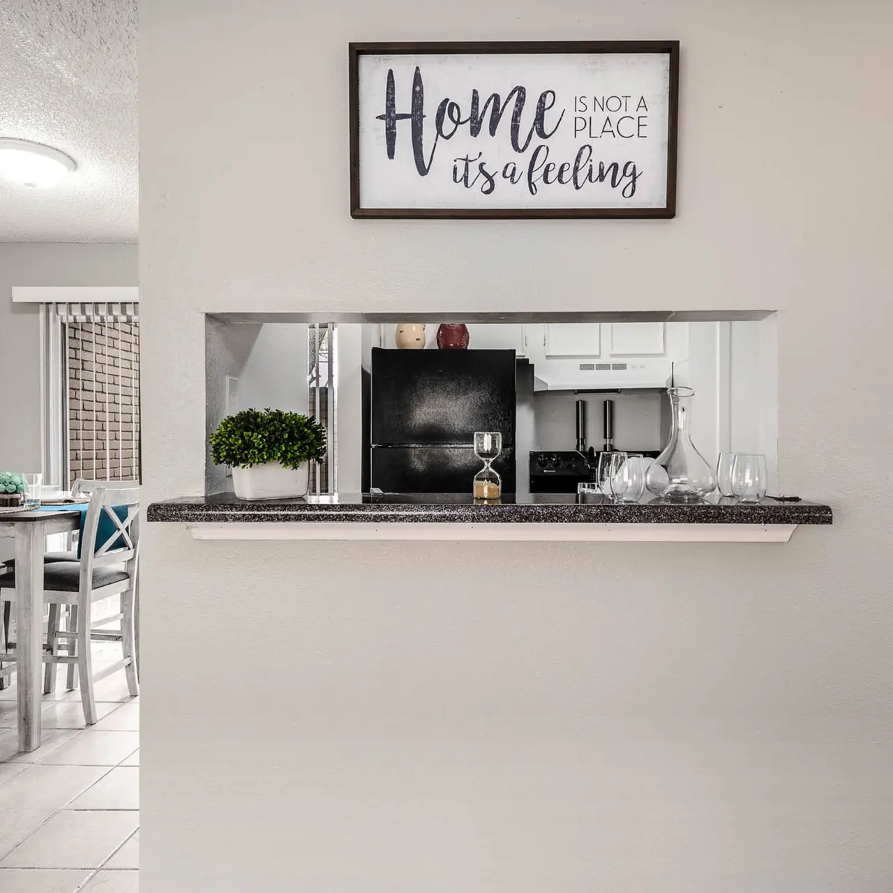 La Serena Apartments - Kitchen Counter